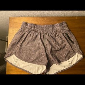 Lululemon - shorts - size 8